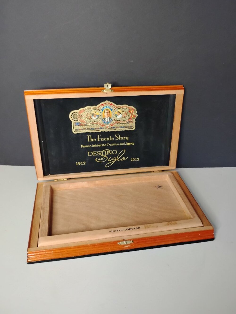 Destino al Siglo Arturo Fuente Cigar Box Book Shape